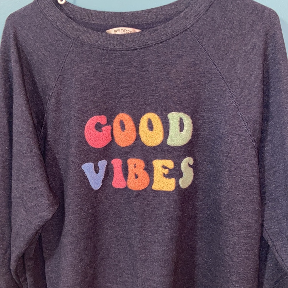 WildFox Good Vibes sweatshirt Size small